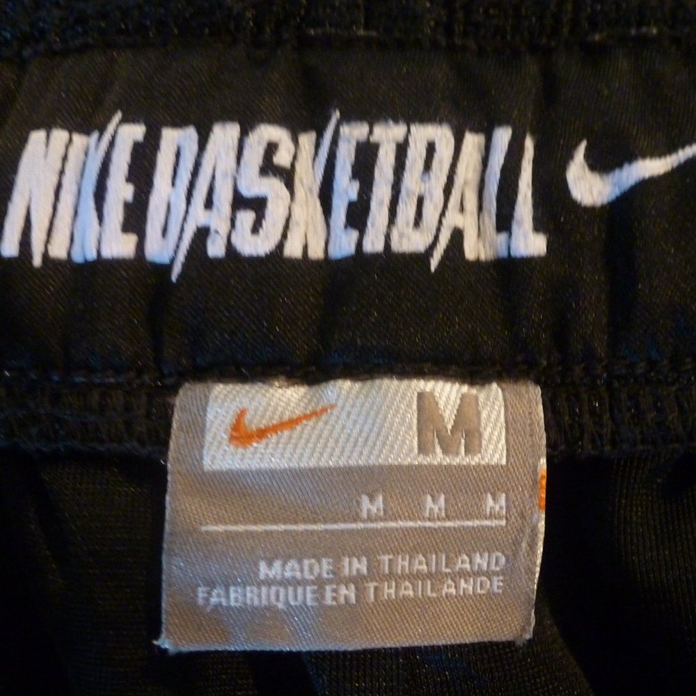 Nike Basketball Black  Comfortable Shorts w/ pockets Sz M Man
